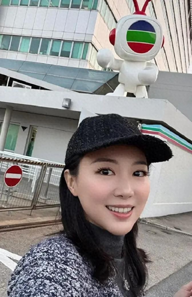 昔日TVB女星久别重回电视城，感慨万千，曾惨遭绯闻毁掉前程