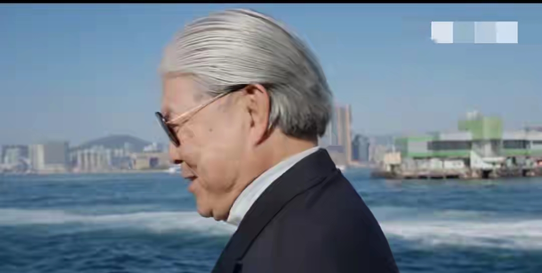 霍震霆每周去霍启刚家吃饭看孙子 大夸郭晶晶教育理念 提到儿媳开心