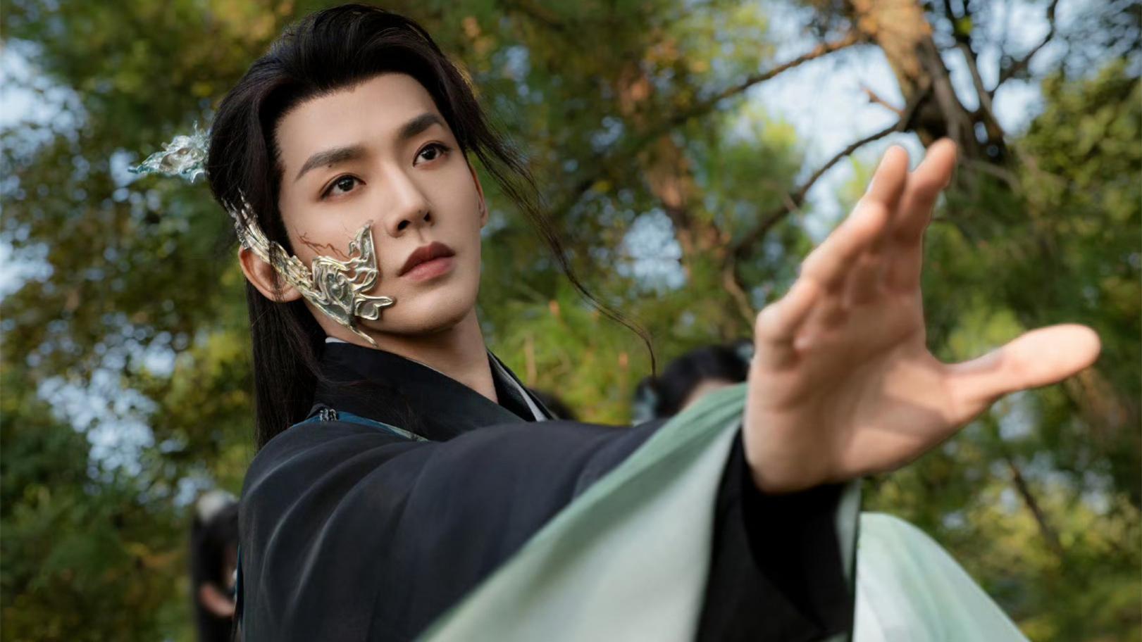 明日开播！新古装爱情剧来袭，疯批暴君×穿越妖妃，异世求生之旅