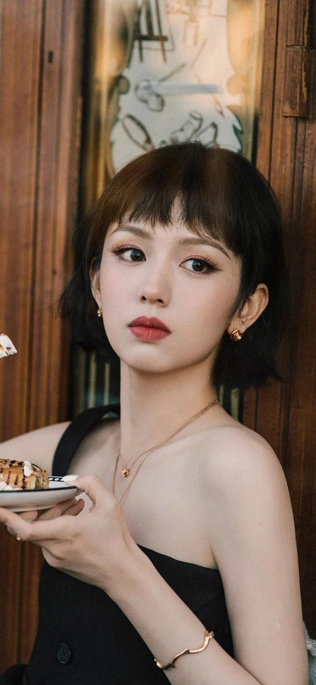 周也｜惊艳写真，颜值盛宴