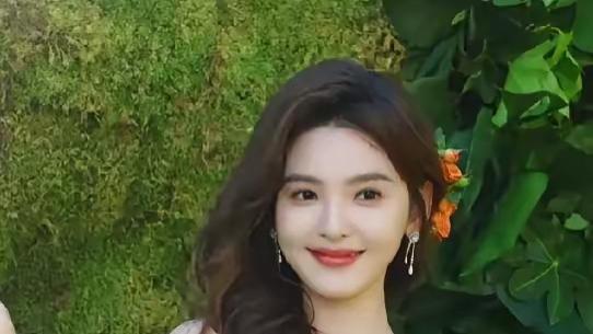 章若楠是多少人的梦中情妻，国民老婆，太有魅力了。