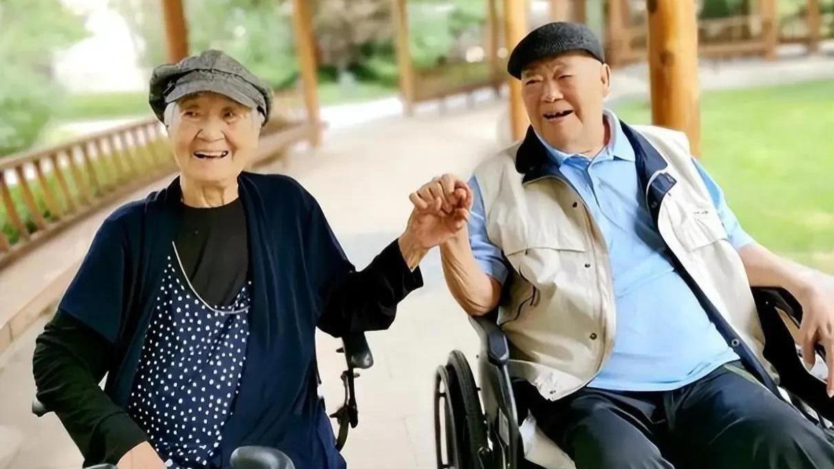 1958年，28岁的于洋与24岁的王晓棠共舞伦巴，至今令人难以忘怀