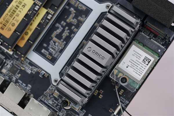 致敬蘋果Mac Pro刨絲器！奧睿科Omini Pro迷你機圖賞