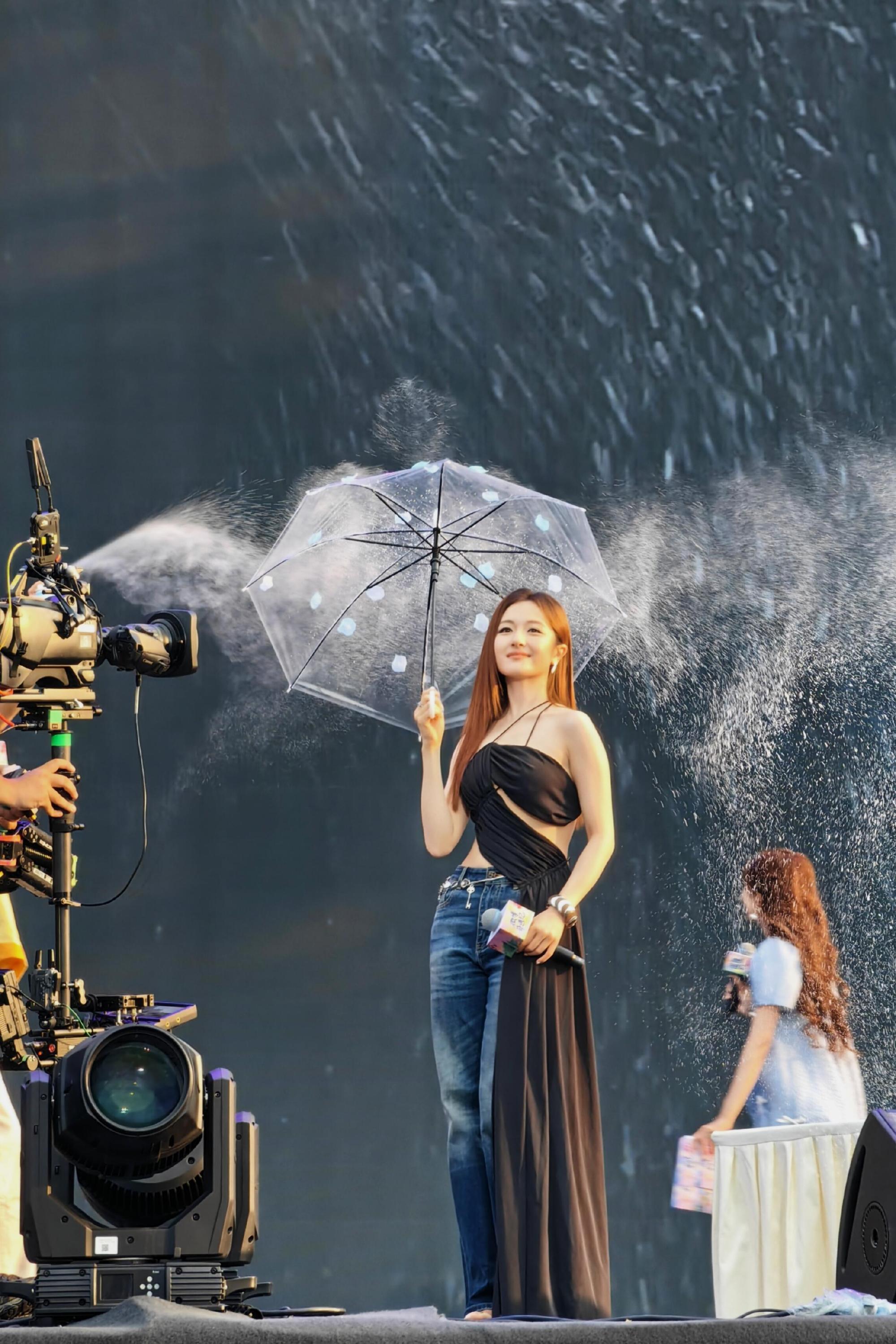 追线下明星的意义,请看李兰迪