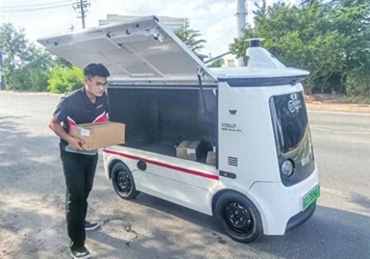 快遞小哥飯碗要被搶了？青島無人車邁入規模化！