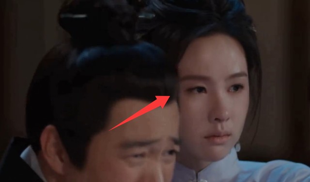 全程苦瓜脸,说话张不开嘴,老戏骨温峥嵘也带不动这个拖油瓶!