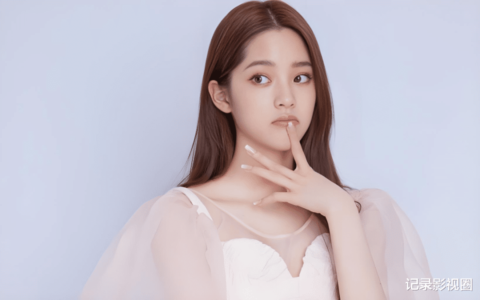 盘点娱乐圈霸气十足的8位星二代美女,看看都有谁?