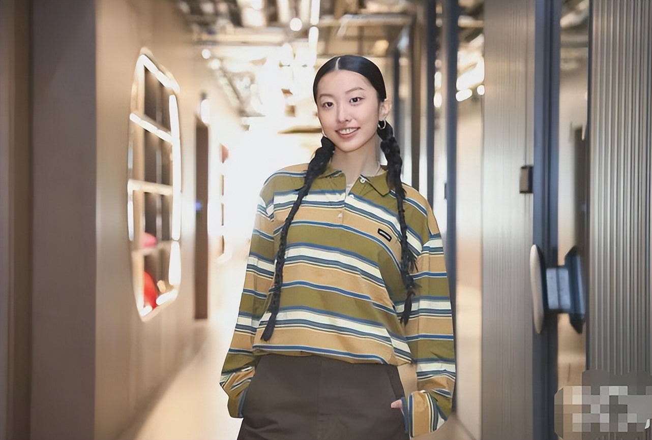 陈奕迅没想到，和混血男友官宣恋情的21岁女儿，竟走上他的来时路