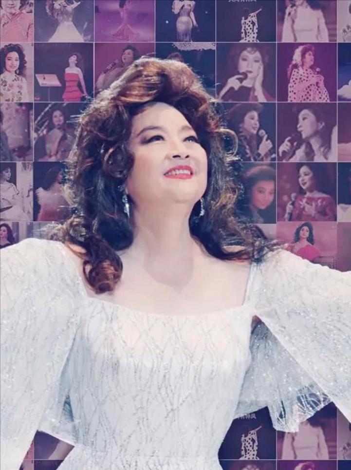 刘德华当众给她下跪，春晚为她让步，央视都宠的她晚年被骂上热搜