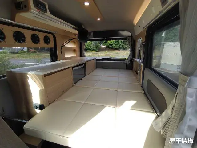 男人看了绝对动心!车长3.4米的铃木宿营车,非常适合一个人放松