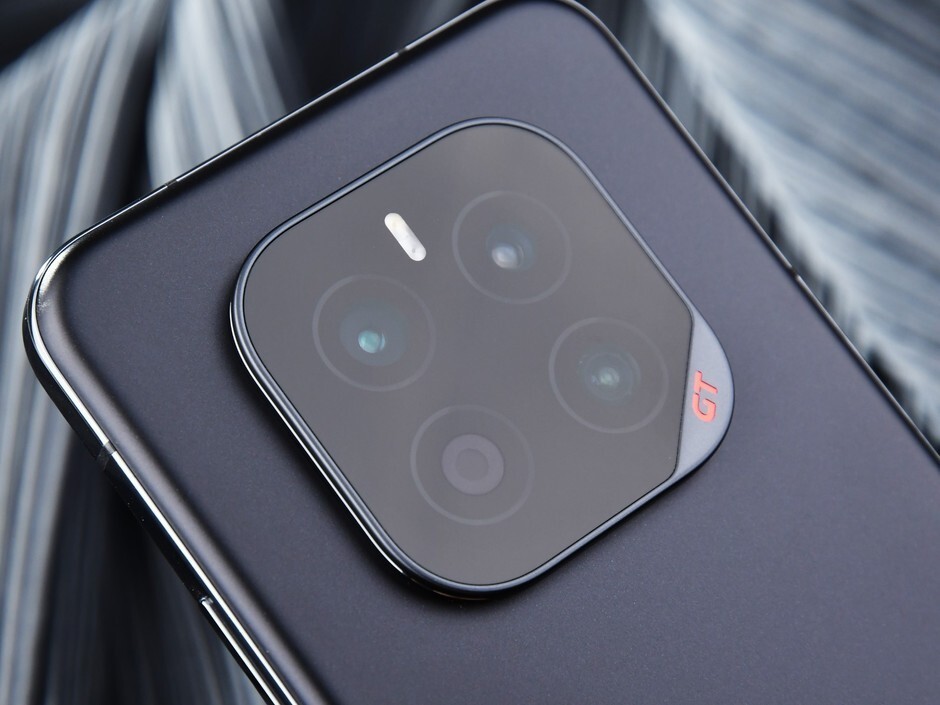 荣耀这次真良心!16GB+1TB+7200mAh,618降价热销“卖断货”