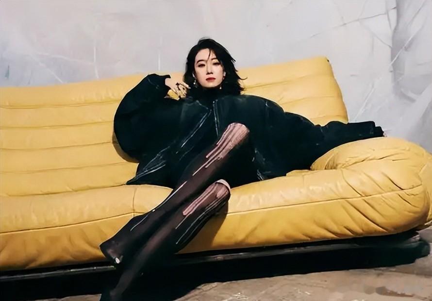 杨幂的腿，倪妮的臀，宋轶的腰，85花的好身材终于藏不住了