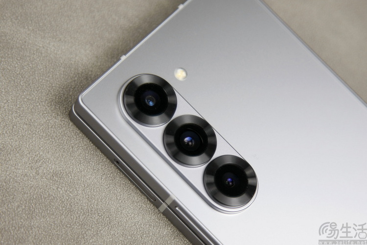 折叠屏手机的“厚度战争”，到底是否真的有意义？