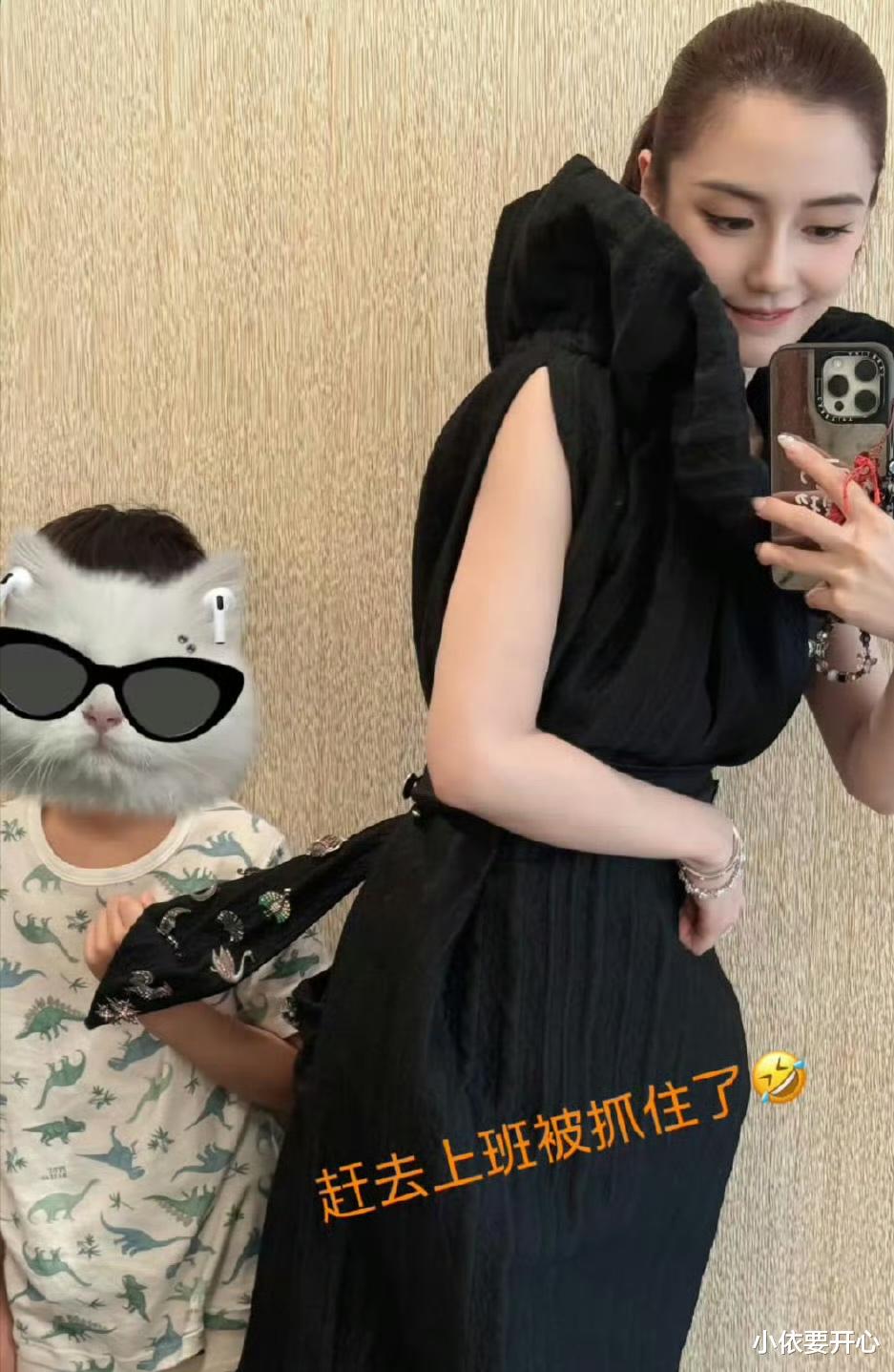 Angelababy带小海绵“玩转”巴黎，这暑假太“豪横”了！