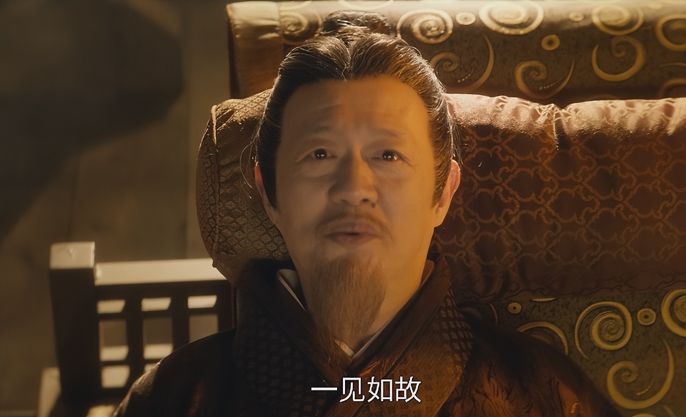 开播2小时，热度破23000！观众拍手叫好：“看三集就让人欲罢不能”