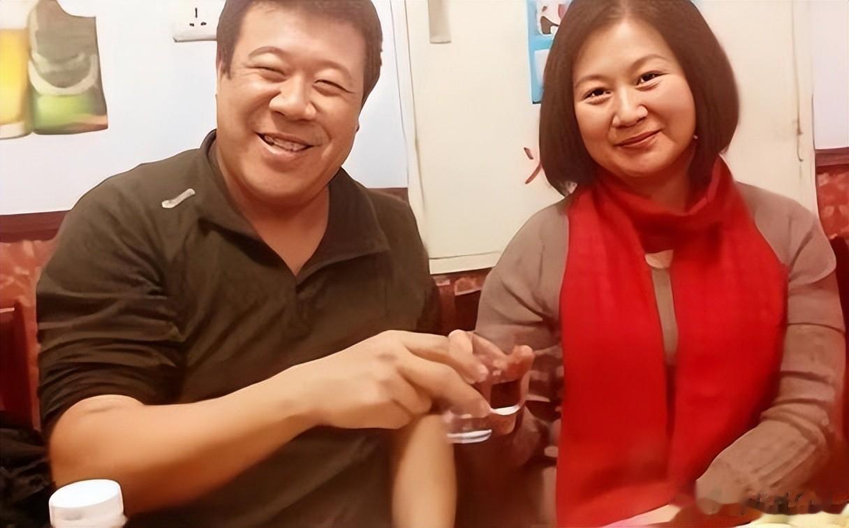 喝酒毁掉2段婚姻，如今瘦到脱相，“许大马棒”秦卫东戒掉酒了吗