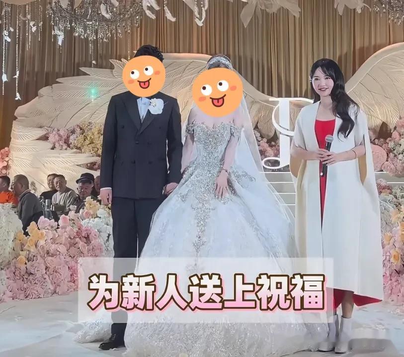 金莎参加婚礼献唱，唱三首歌到手35W，不得不说这个钱也太好赚了