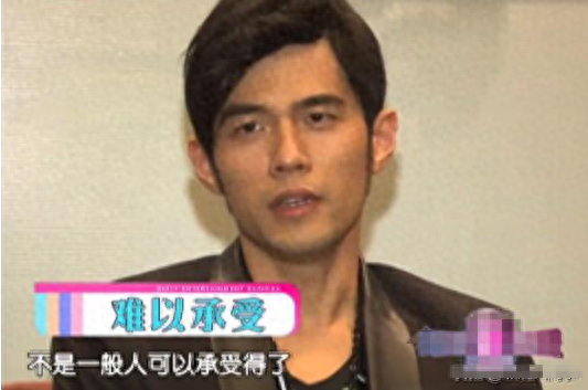 46岁周杰伦状态堪忧,上厕所都要靠别人搀扶,网友:昆凌怎么办?