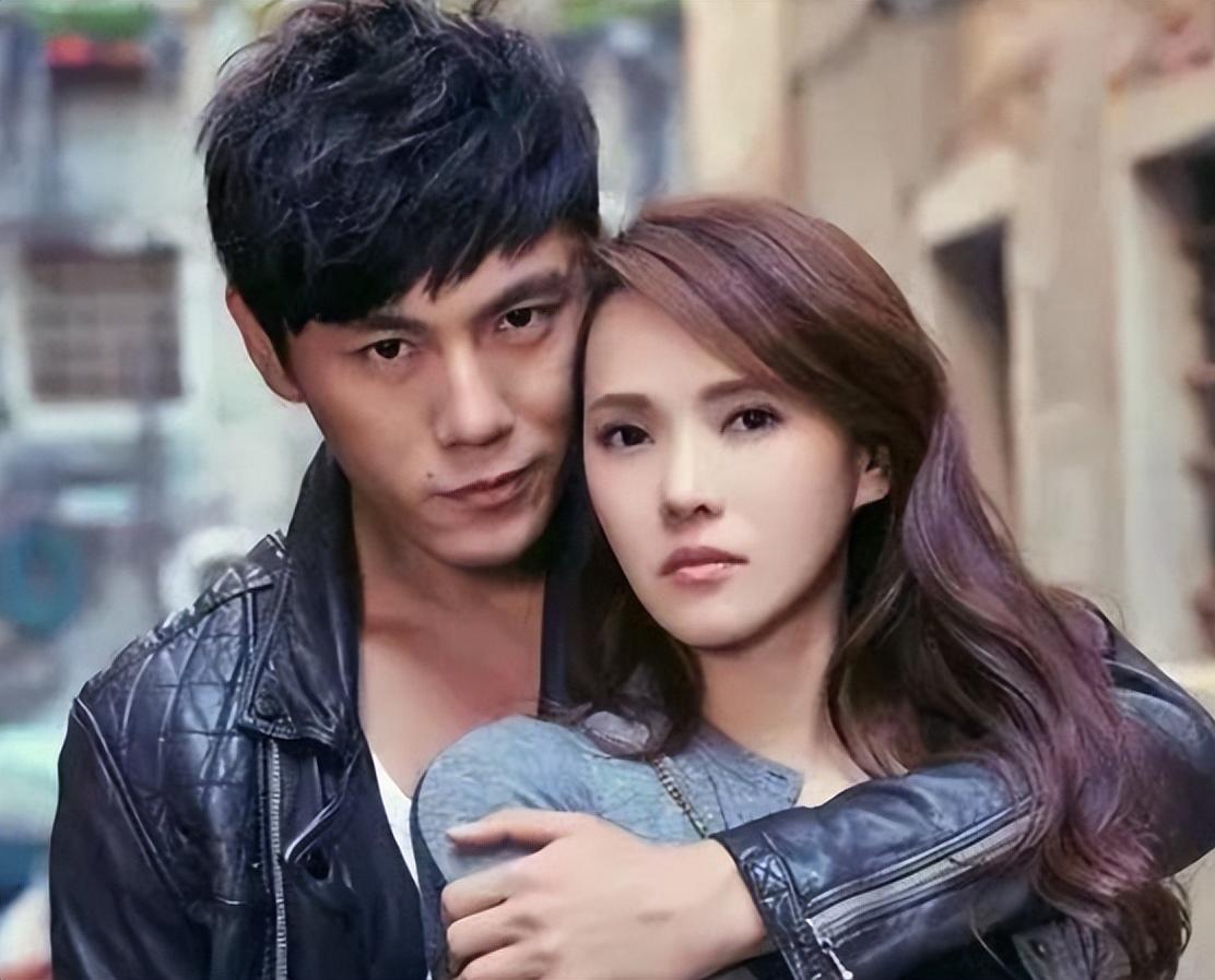 影后颜丙燕：52岁步入更年期，找小二十岁男友，要求出门必须牵手