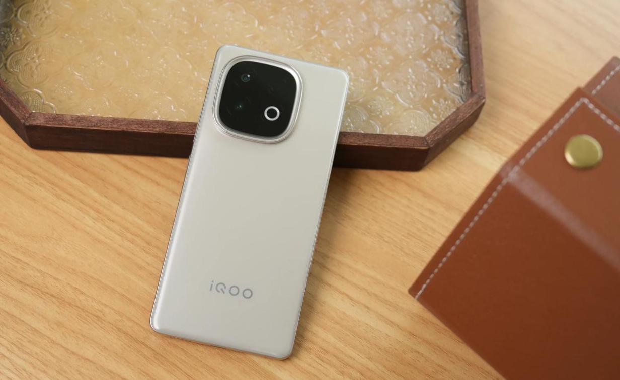 2025“最實用”的6款手機，512G已經大跳水，用五年不過時