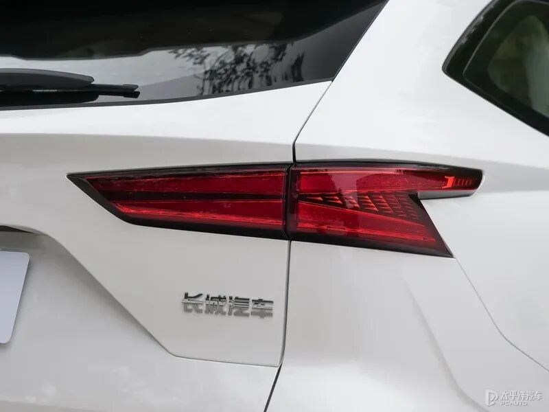 神车升级版！哈弗H6L上市，三联屏/座椅加热，中型SUV王炸？