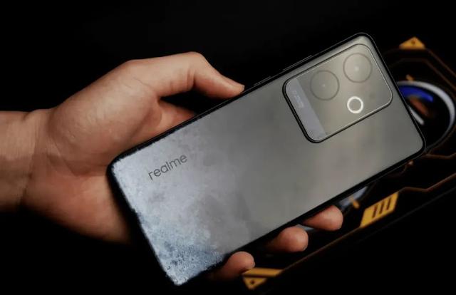 3款大跳水的高性能旗艦機，16GB+512GB不到3000元，一步到位用6年