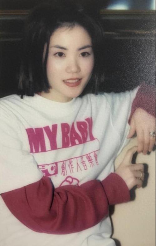 谢霆锋再传喜讯，王菲没想到复合后，会成前夫“望尘莫及”的存在