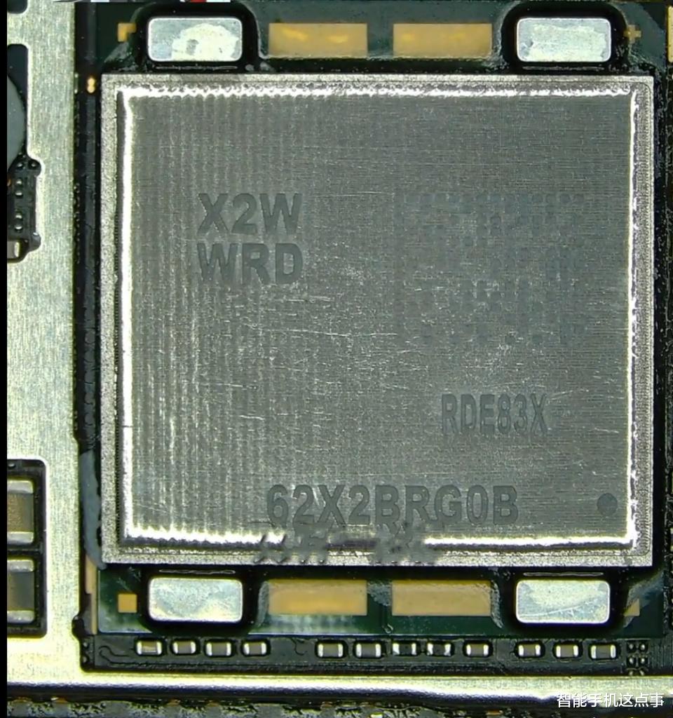 华为Pura 80系列被拆解:芯片封装工艺、一镜双生,均有惊喜!