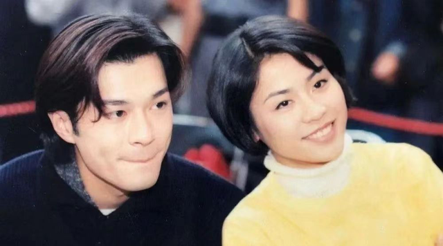 55岁宣萱官宣喜讯！网友太激动了，刷屏：祝贺