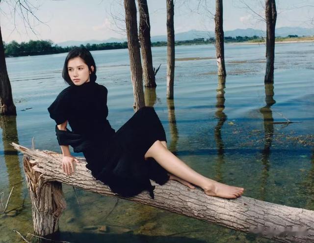 “地母系”美女张婧仪，好看的写真，天赋与实力兼具的女演员