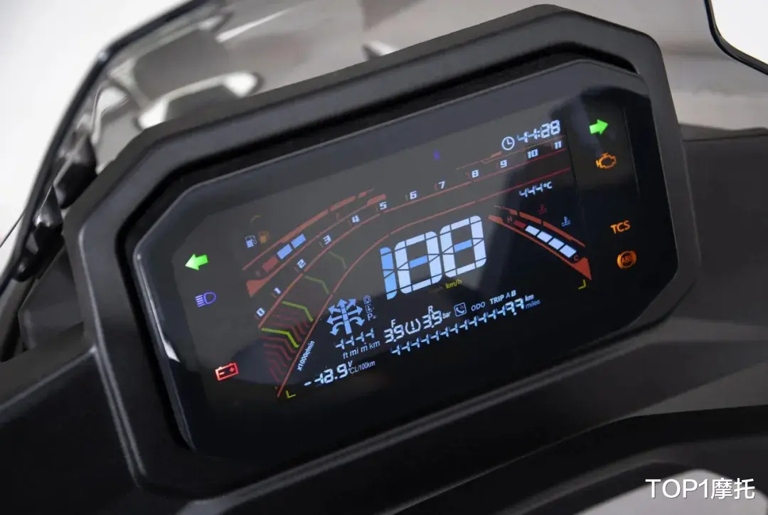 米兰车展丨无极SR125 GTS首次亮相,战斗感十足的龙骨踏板