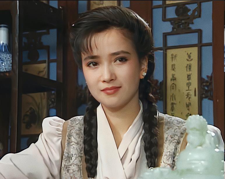 演员何晴去世！好友揭露死因，临终前住院照曝光，暴瘦到难以辨认