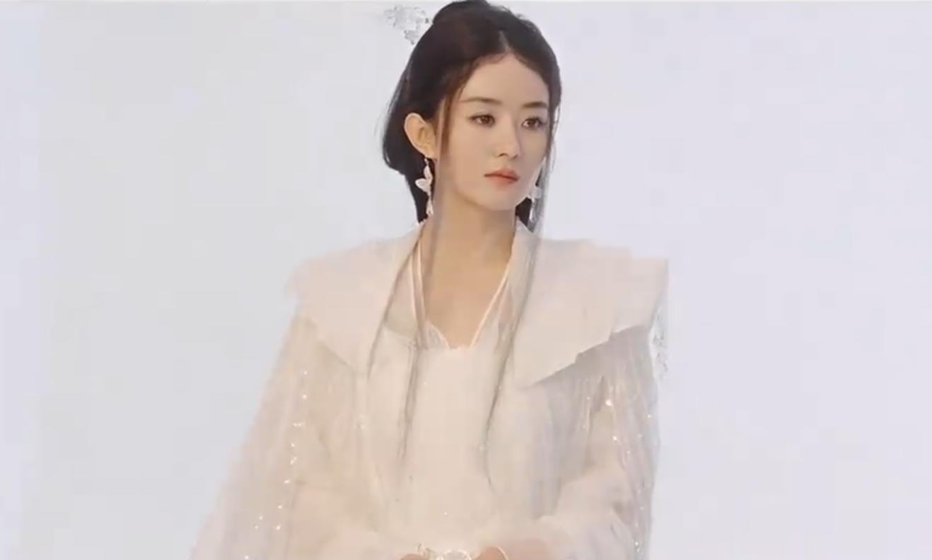 不装了！赵丽颖恋情传闻真相大白仅7月 官宣两大喜讯 冯绍峰说对了