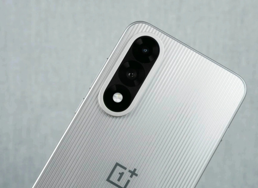 一加豁出去了,从2499元降到1953元,高性价比旗舰售价一降再降