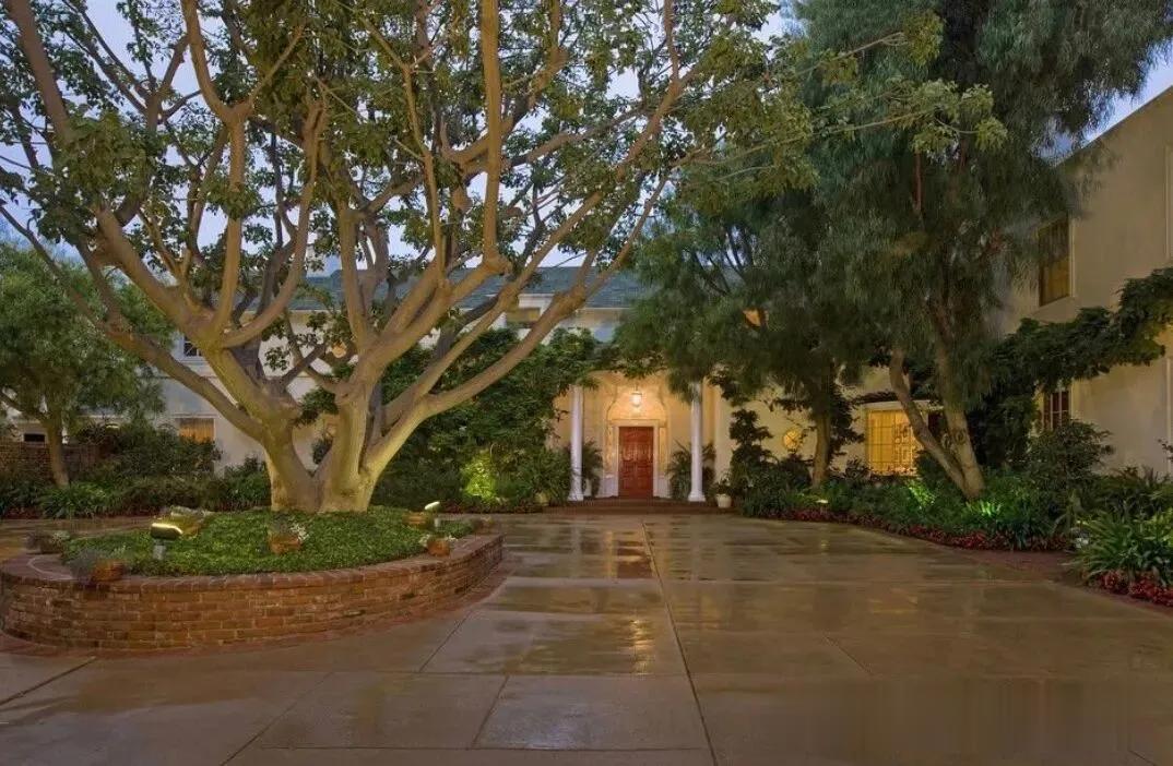 全球公认的“好老板”,给员工分了近2亿美元奖金!泰勒的家在哪