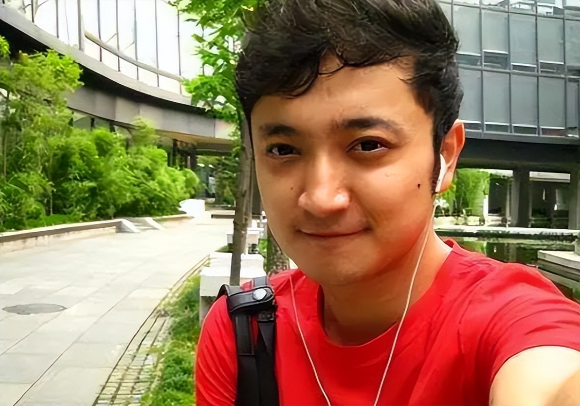 国家发文，42岁尼格买提再破天花板，让撒贝宁和整个主持界沉默了