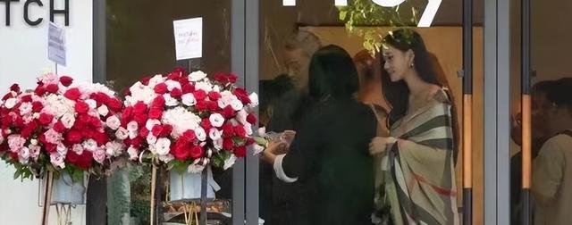 小S现身女儿画展，状态还不错只是瘦了很多，走出大S去世阴影