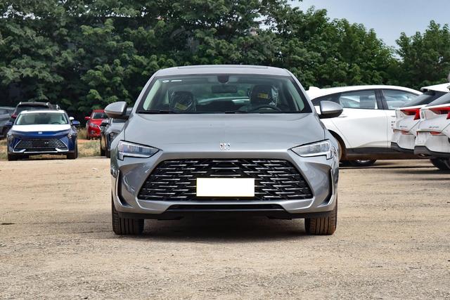 中级车降到12.39万，配2.0T+9AT，档次高安全性好，比国产还便宜