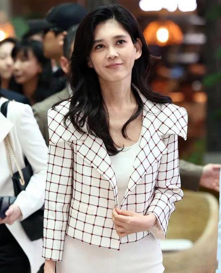 三星长公主李富真，花百亿和保镖丈夫离婚，没想到儿子如今真争气