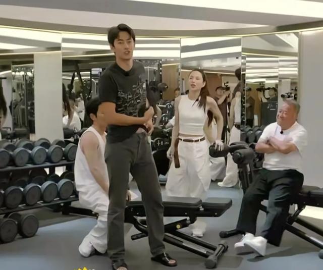 72岁曾志伟邀请孟鹤堂和纪凌尘在家做客，59岁李若彤低调亮相！