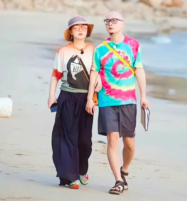 傅首尔：人红了，钱有了，婚离了，重减了，面相变了