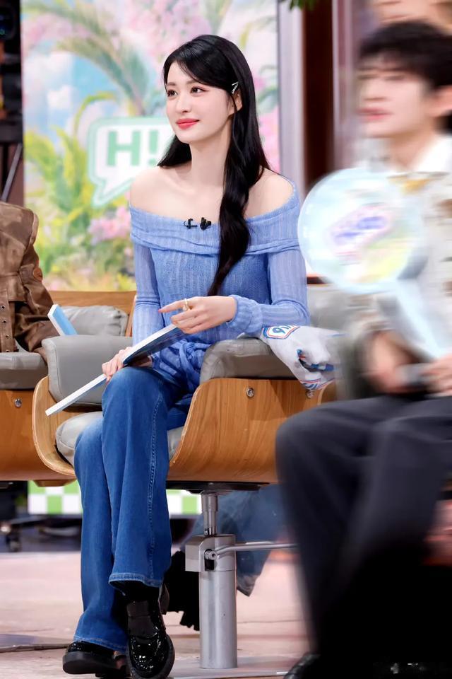 王楚然：貌美小花，在线释魅！