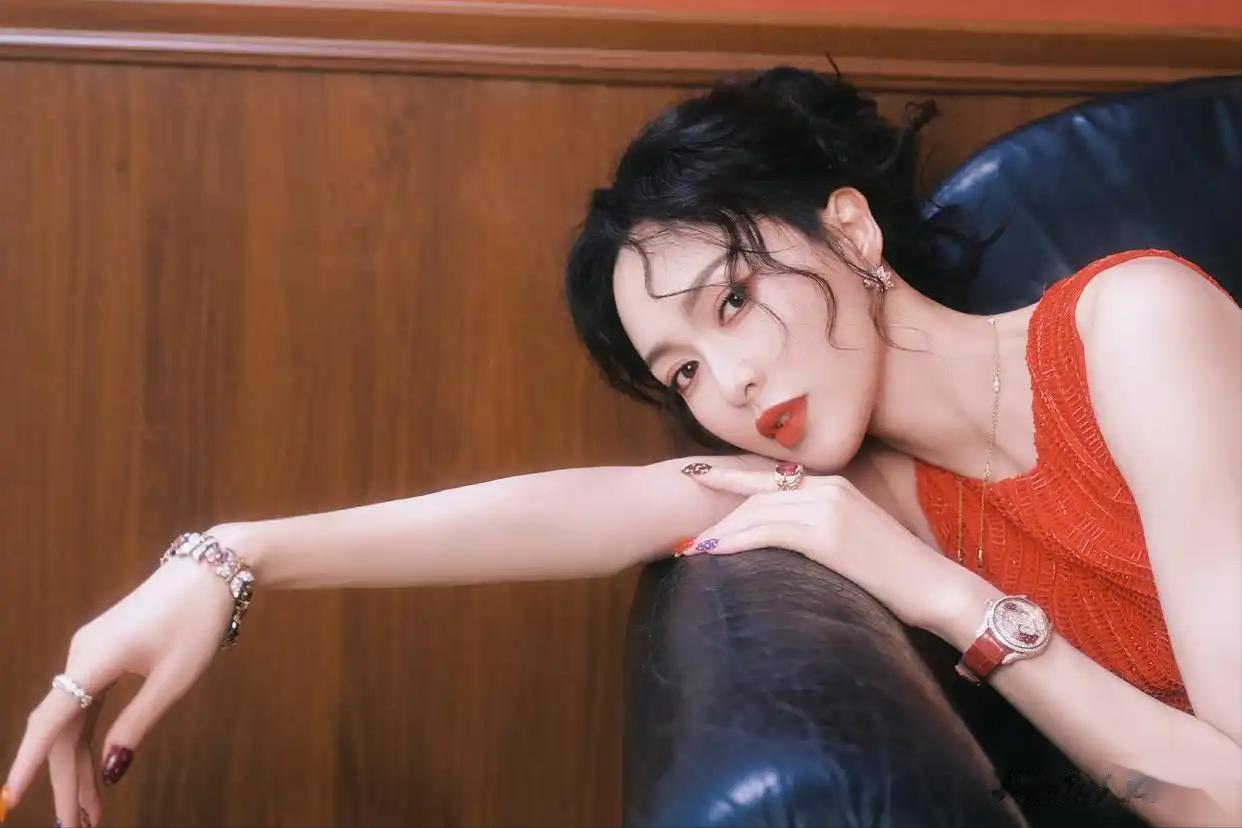 一出手就是王炸！43岁罗晋再破天花板，唐嫣和整个内娱都“沉默”