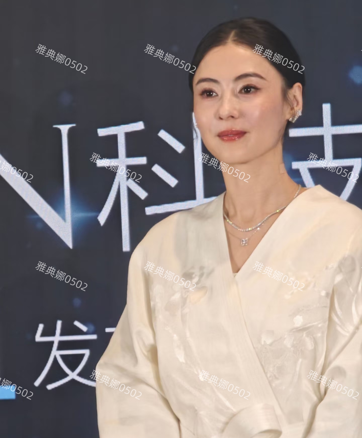 武汉见到张柏芝，本人不像网上说的那样又白又美又年轻生图很显老