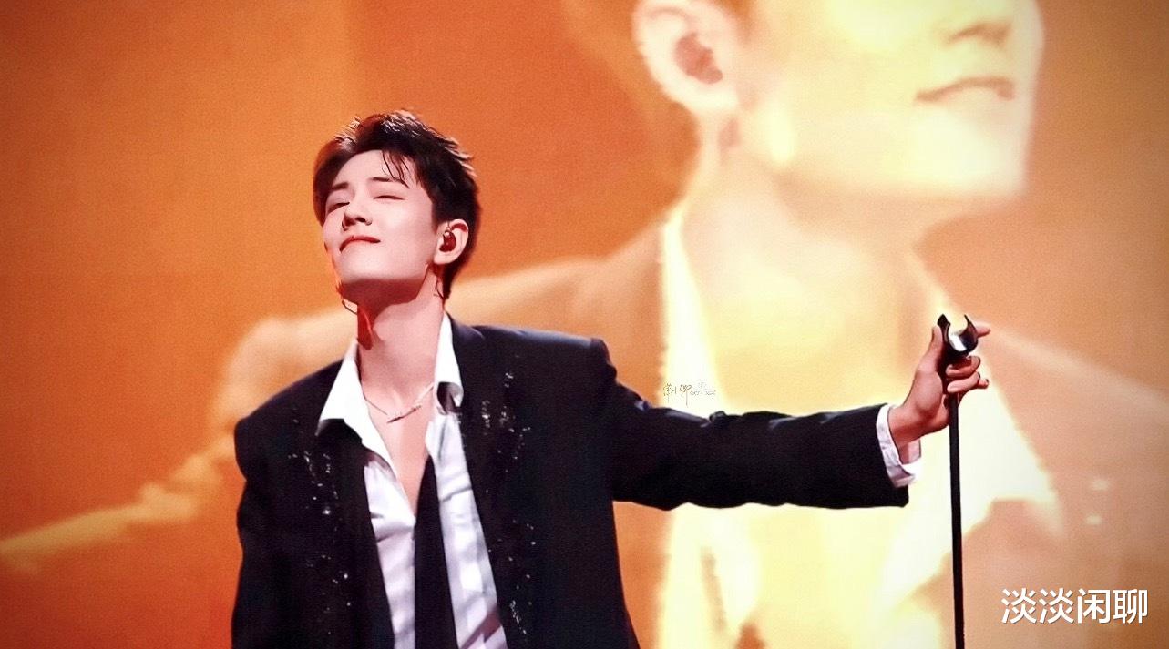 肖战湾区舞台，重影当年，纯粹依旧