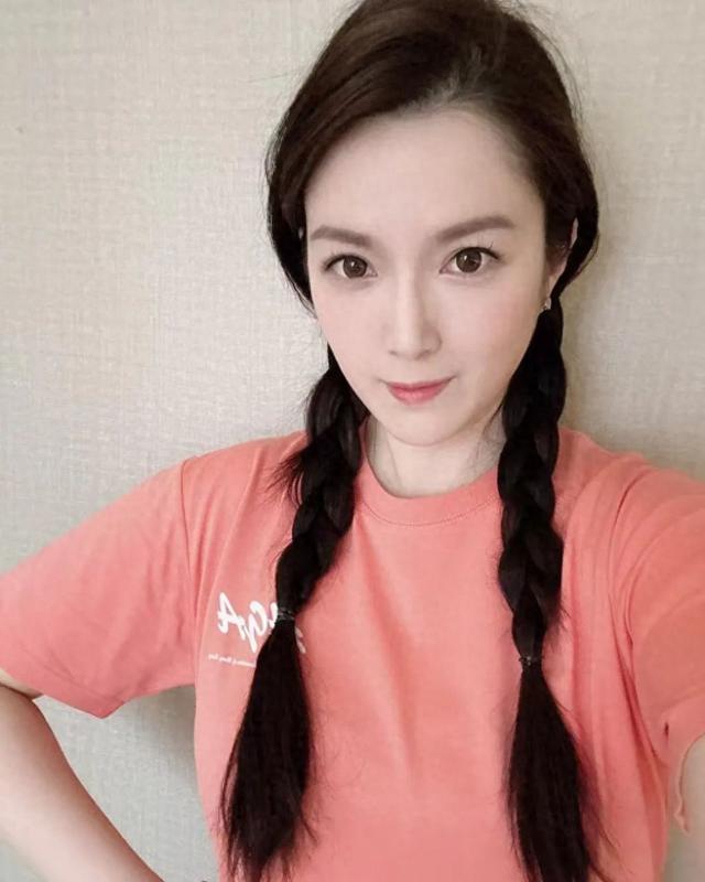 41岁TVB女星苟芸慧承认正在办离婚手续，即将结束7年婚姻