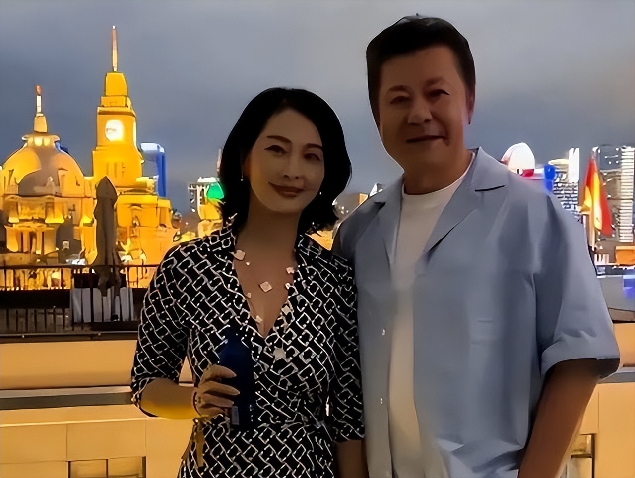 中国赚钱美国花？老戏骨祖孙3代在美奢华享乐过上“人上人”生活