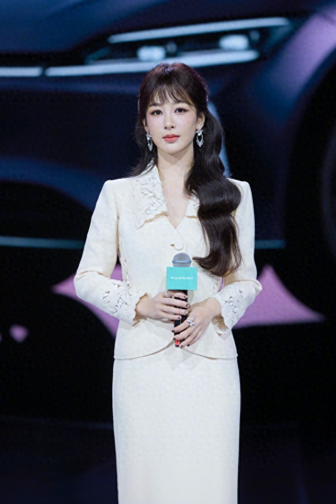 杨紫品牌代言美拍,气质迷人的形象大使