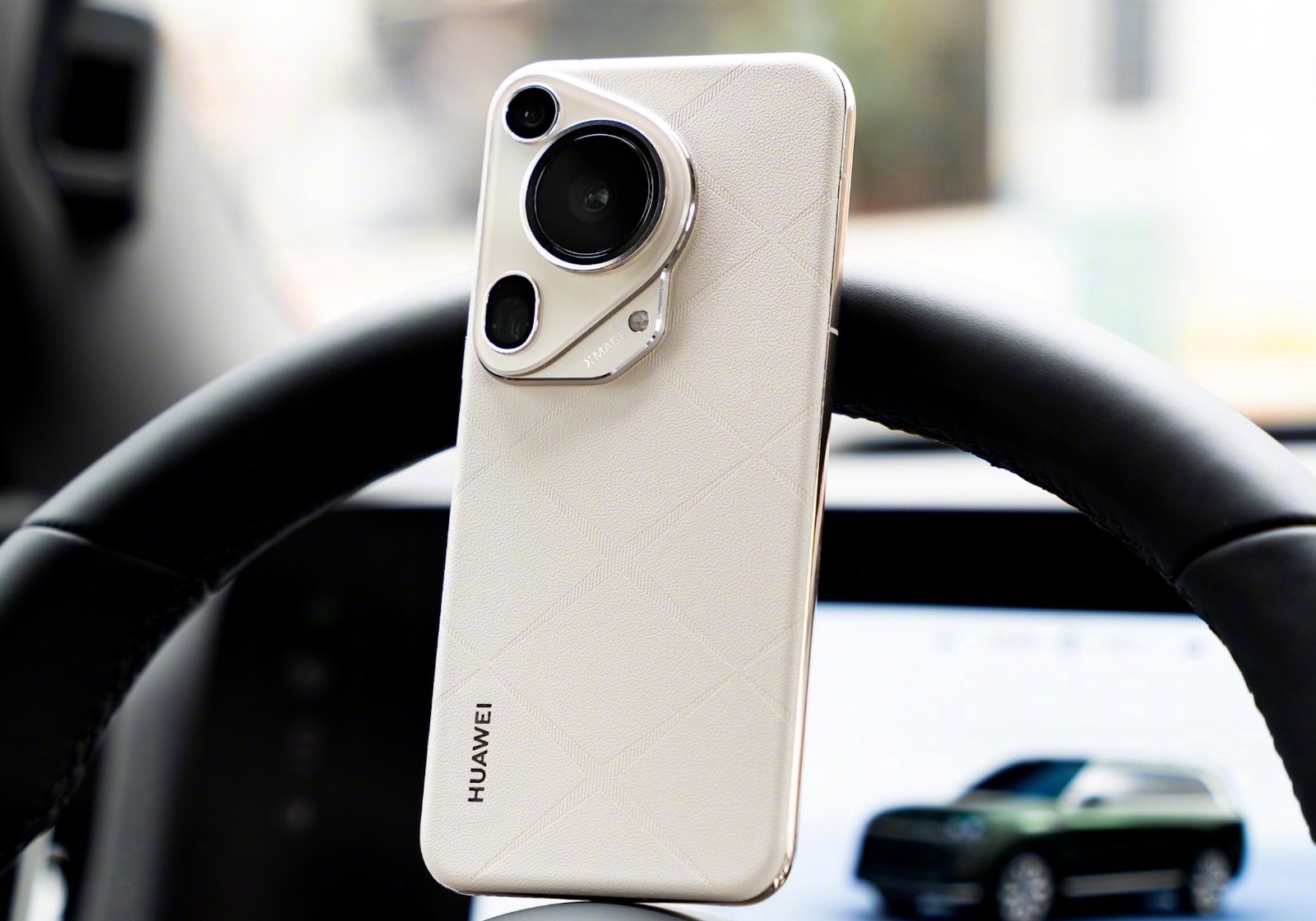 华为“跳水王”诞生！1TB突降3650元，1英寸+麒麟9010+卫星通信