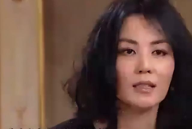 李嫣近况证明，抽烟喝酒打麻将的王菲，确实是个很好的妈妈